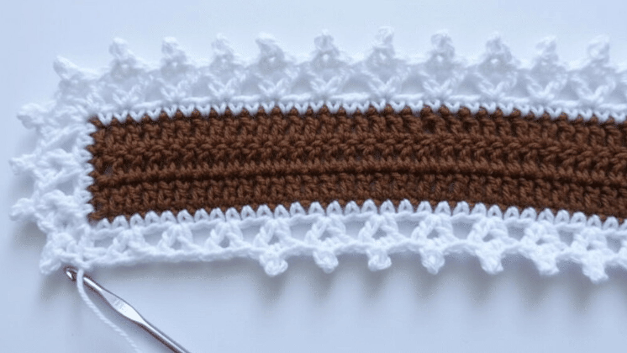 v style crochet border