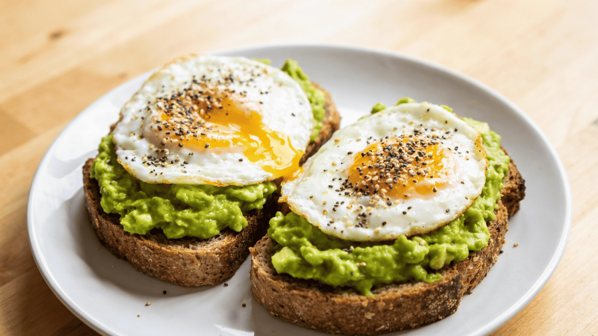 avocado toast with fried egg and everything bagel seasoning on whole grain bread, healthy meal ideas for kids