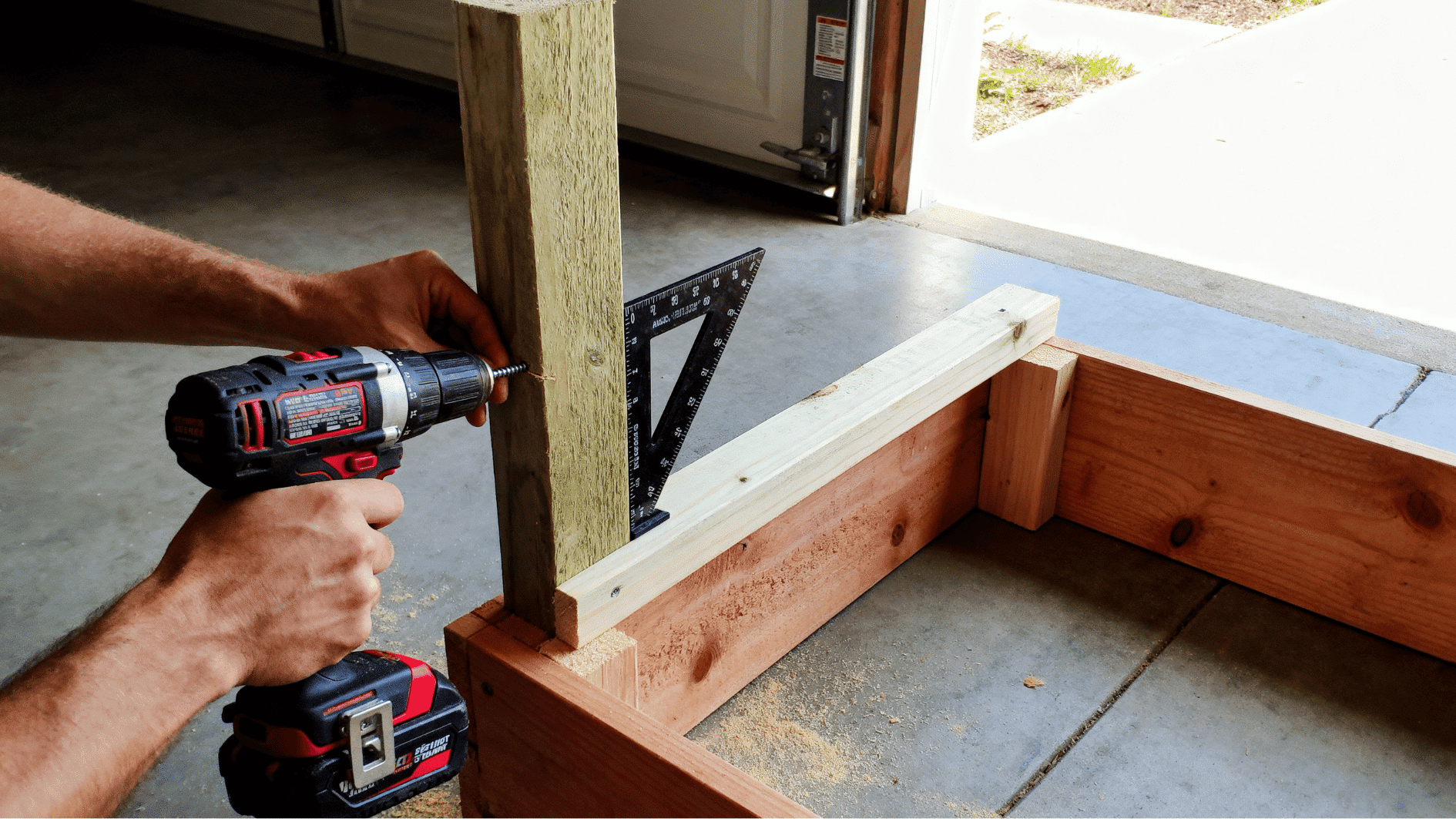assembling-planter-box-frame
